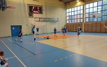 Gminny turniej  piłki ręcznej dziewcząt w ramach rywalizacji Igrzysk Młodzieży Szkolnej 5