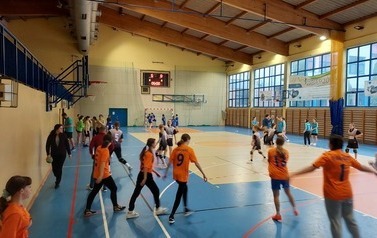 Gminny turniej  piłki ręcznej dziewcząt w ramach rywalizacji Igrzysk Młodzieży Szkolnej 6