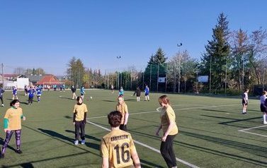 Zawody piłki nożnej dziewcząt 14