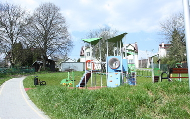 Budowa placu zabaw w Niegoszowicach 3