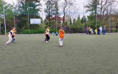 Zawody piłki nożnej dziewcząt w ramach Igrzysk Dzieci 9