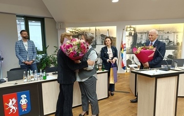 Podziękowanie dla Pani Małgorzaty Kuzianik- wieloletniego Kierownika Wydziału Planowania Przestrzennego Urzędu Gminy Zabierz&oacute;w 4