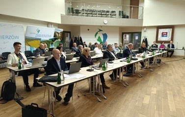 Podziękowanie dla Pani Małgorzaty Kuzianik- wieloletniego Kierownika Wydziału Planowania Przestrzennego Urzędu Gminy Zabierz&oacute;w 8