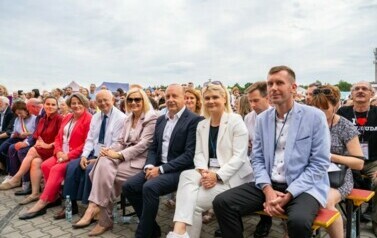 Delegacja z Gminy Zabierz&oacute;w na tradycyjnej Nocy Świętojańskiej w Morawicy! 3