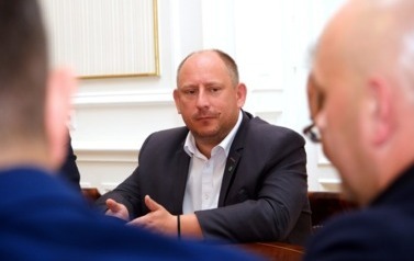 Ważne spotkanie Wojewody z przedstawicielami gmin powiatu krakowskiego w sprawie Strefy Czystego Transportu 2