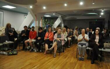 Letni Ob&oacute;z Językowy w Niwkach zakończony &ndash; młodzież z Gminy Zabierz&oacute;w rozwijała angielski z nauczycielami z USA 27