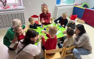Warsztaty Świąteczne Pełne Integracji i Kreatywności w Poradni Psychologiczno-Pedagogicznej w Zabierzowie 6