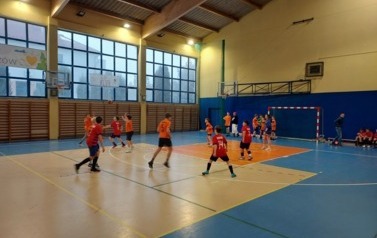 Gminne zawody w koszyk&oacute;wce chłopc&oacute;w młodszych w ramach Igrzysk Dzieci 2