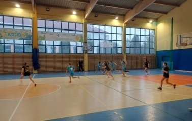 Zawody w koszyk&oacute;wce dziewcząt 3