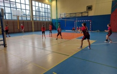 Zawody minisiatk&oacute;wki dziewcząt rozgrywane w ramach Igrzysk Dzieci 3