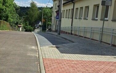 Rozbudowa drogi gminnej (ul. Skołuby) 8