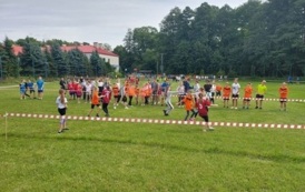 Międzyszkolne zawody sportowe w biegach sztafetowych 1