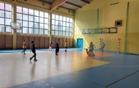 Zawody w piłkę ręczną chłopc&oacute;w młodszych w ramach Igrzysk Dzieci 4