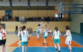 Międzyszkolny turniej koszyk&oacute;wki w OSR Zabierz&oacute;w 4