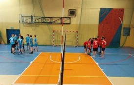 Zawody siatkarskie chłopc&oacute;w w ramach rywalizacji Igrzysk Młodzieży Szkolnej 2