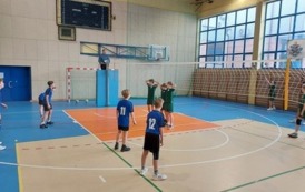 Zawody siatkarskie chłopc&oacute;w w ramach rywalizacji Igrzysk Młodzieży Szkolnej 5