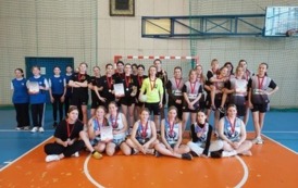 Zawody piłki ręcznej dziewcząt w ramach Igrzysk Młodzieży Szkolnej 5