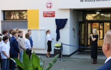 Uroczyste otwarcie nowego skrzydła szkoły w Kobylanach 109