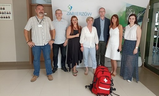 Zdjęcie do Pracownicy UG Zabierz&oacute;w ukończyli Kurs Kwalifikowanej Pierwszej Pomocy