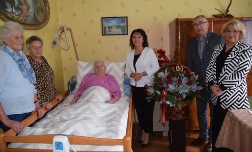 Zdjęcie do 100. urodziny Pani Stefanii Janik z Zabierzowa