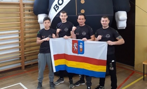 Zdjęcie do Udany start pięściarzy z Bokserskiego Klubu Sportowego  SMOK ZABIERZ&Oacute;W